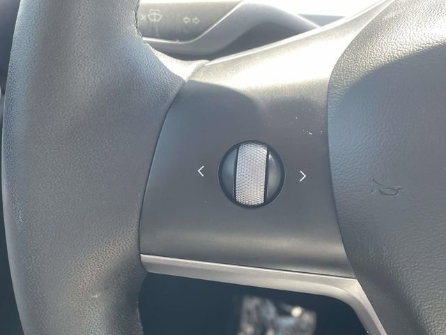 Used 2021 Tesla Model Y 2WD image 7