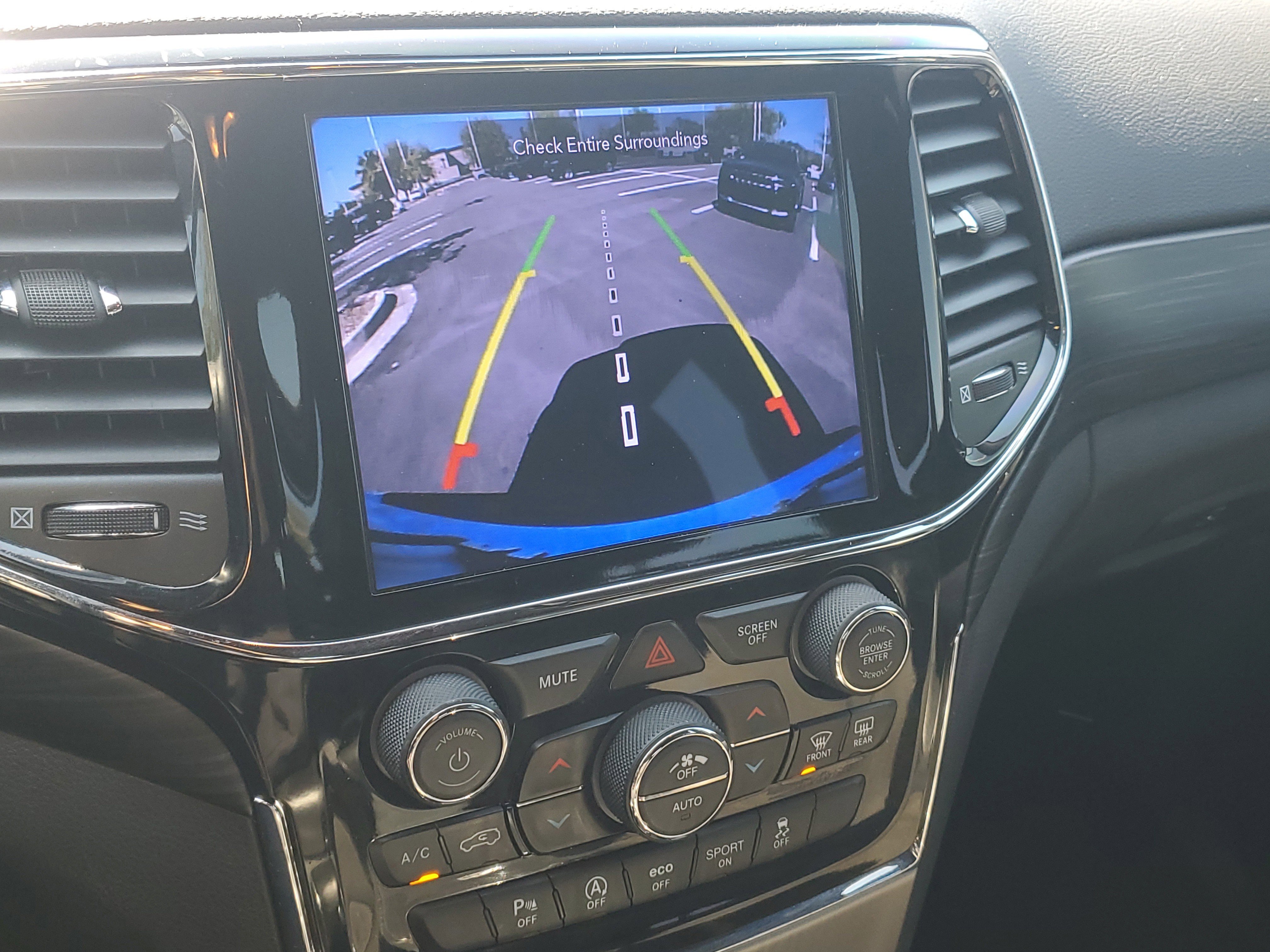 Used 2020 Jeep Grand Cherokee Altitude image 22