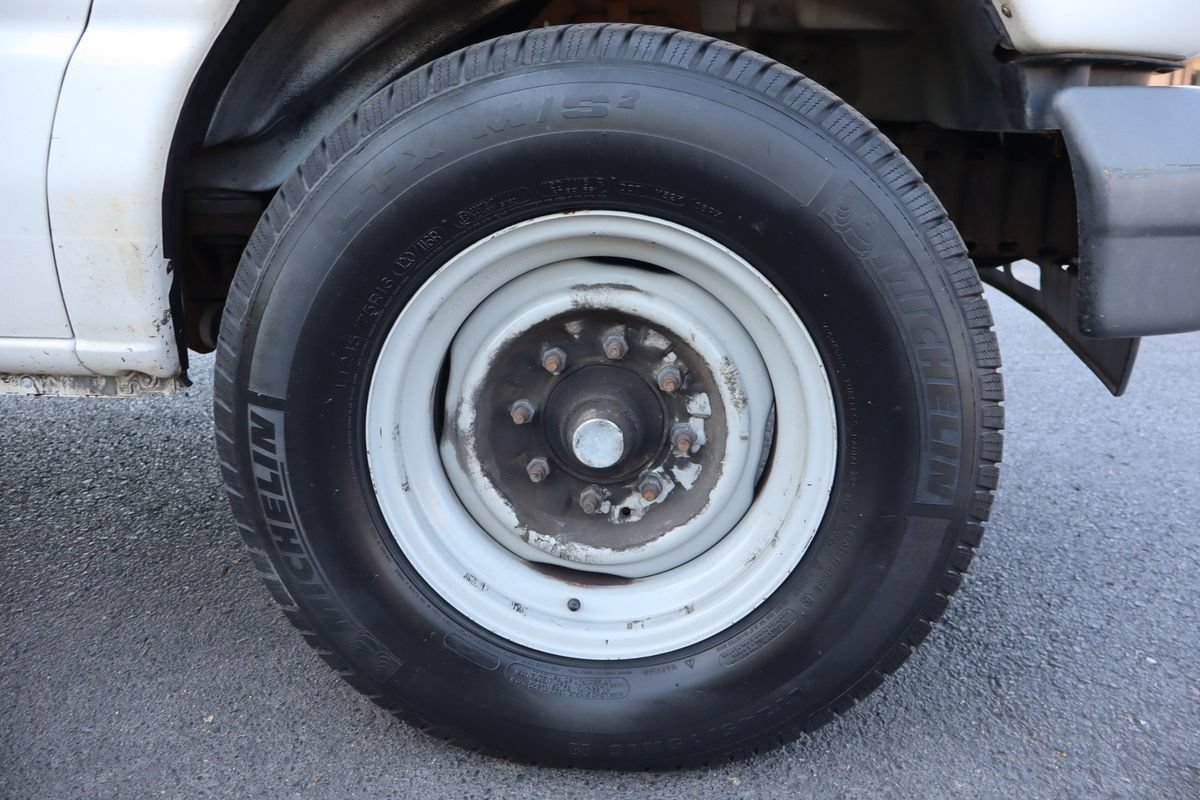 Used 2006 Ford E-250 and Econoline 250 RWD image 31