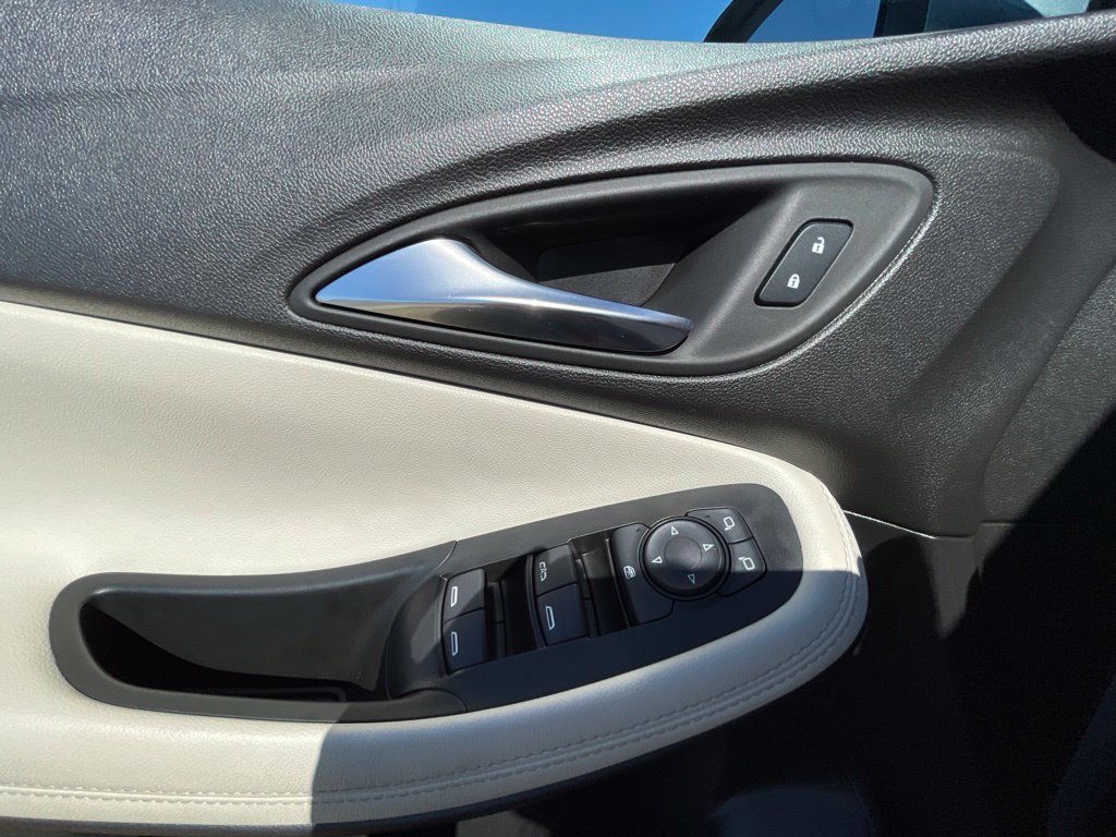 Used 2023 Buick Encore GX Preferred w/ Cold Weather Comfort Package FWD image 13