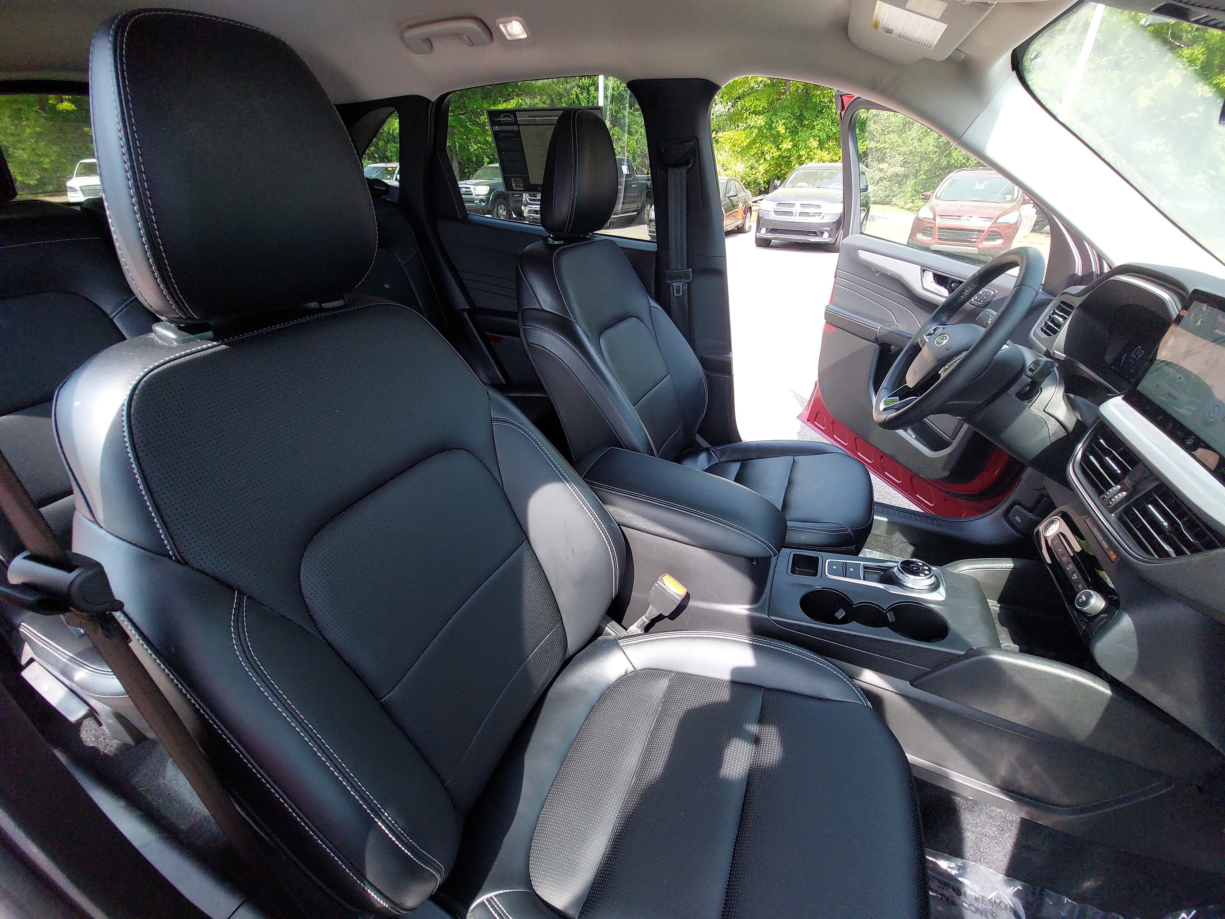 Used 2023 Ford Escape Platinum AWD/4WD image 10