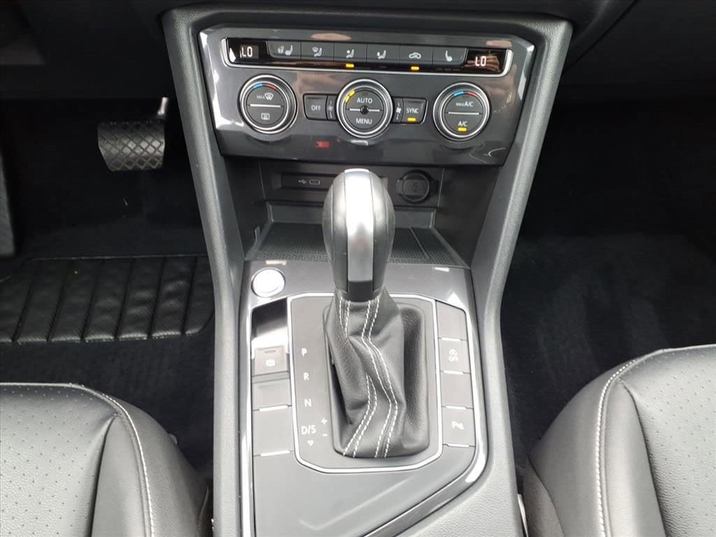 Used 2021 Volkswagen Tiguan SEL FWD image 28