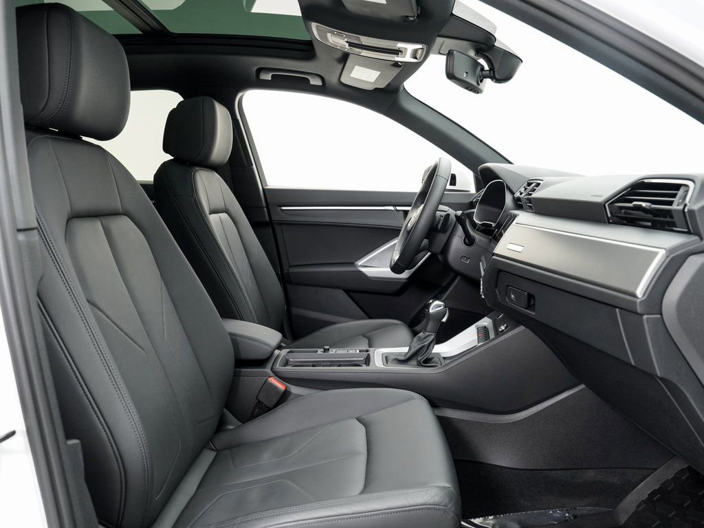 Certified 2025 Audi Q3 2.0T Premium image 21