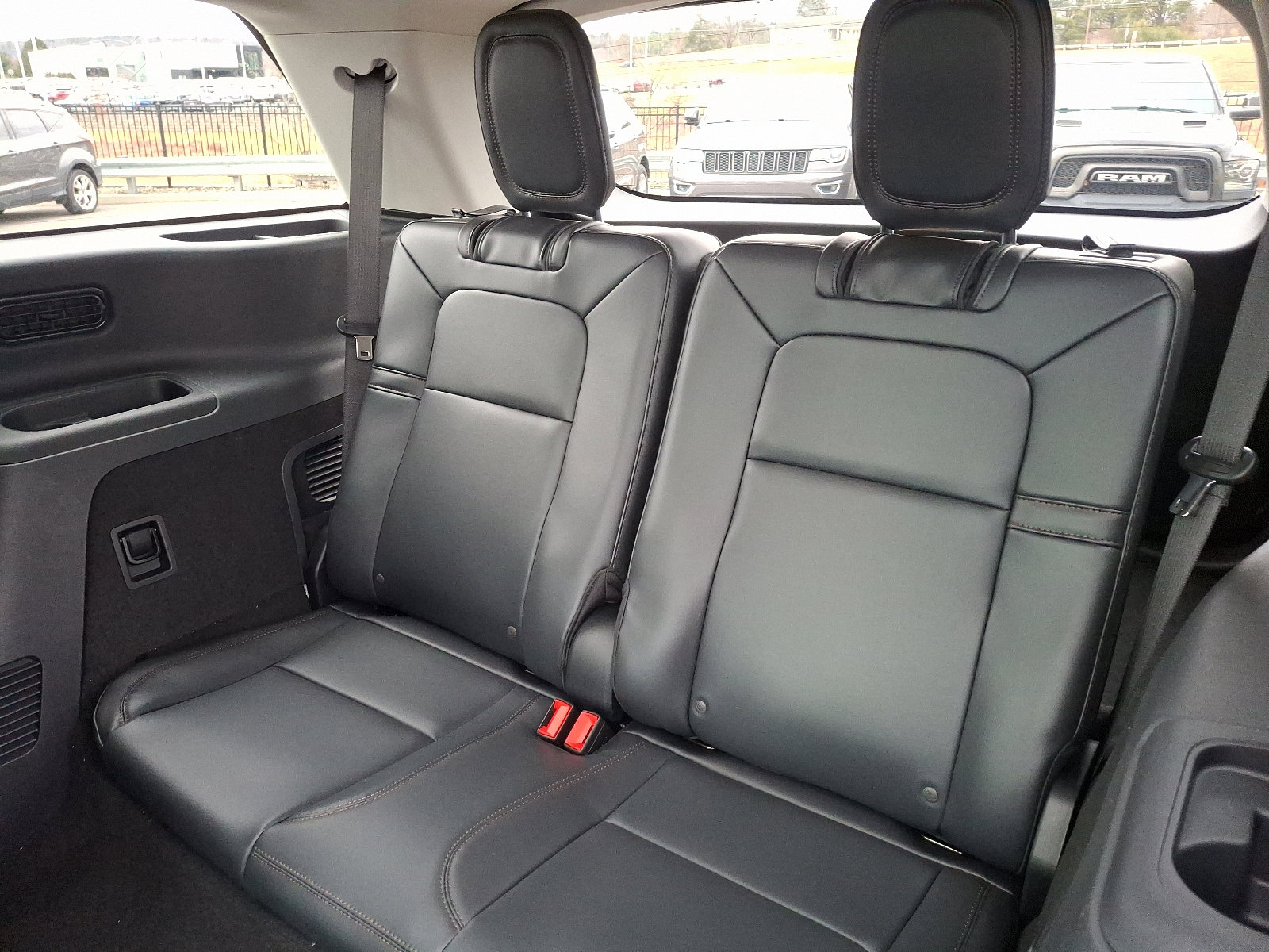 New 2025 Lincoln Aviator AWD image 7