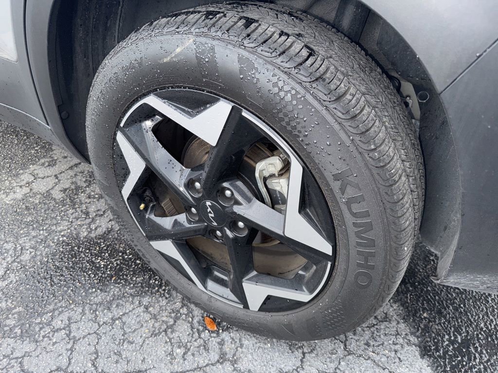 Used 2025 Kia Seltos EX w/ EX Sunroof Package image 4