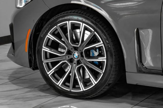 Used 2020 BMW 750i xDrive w/ Executive Package AWD/4WD image 77