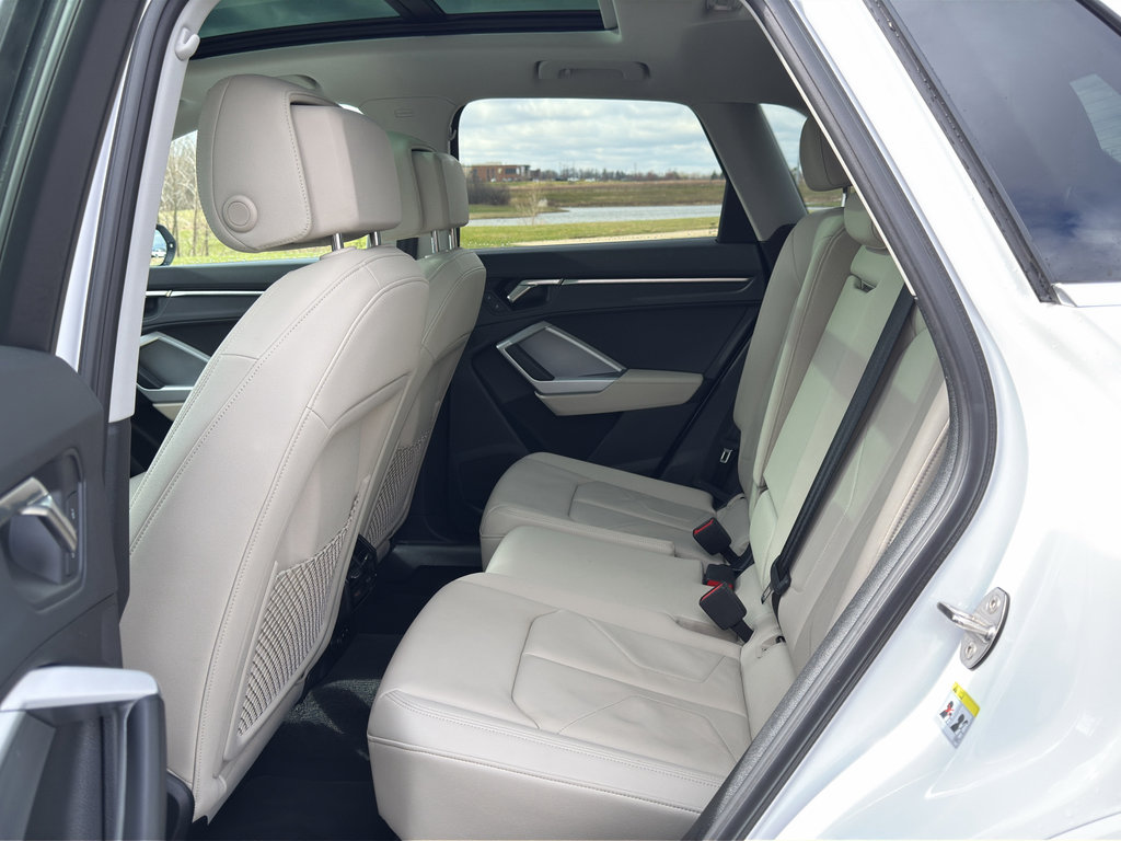 Used 2024 Audi Q3 2.0T Premium image 35