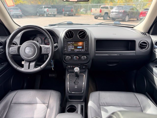 Used 2015 Jeep Patriot High Altitude AWD/4WD image 18
