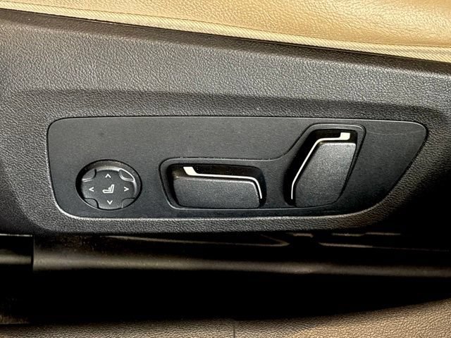 Used 2025 BMW 330i Sedan RWD image 19