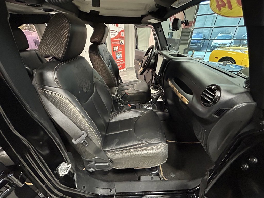 Used 2014 Jeep Wrangler Unlimited Sahara image 34