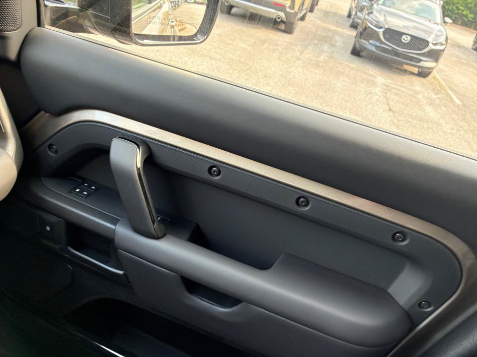 New 2026 Land Rover Defender 110 OCTA AWD/4WD image 31