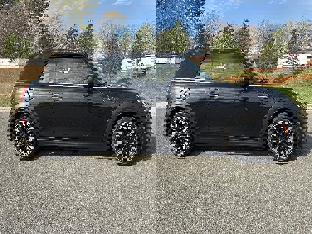 Used 2023 MINI Cooper S image 2