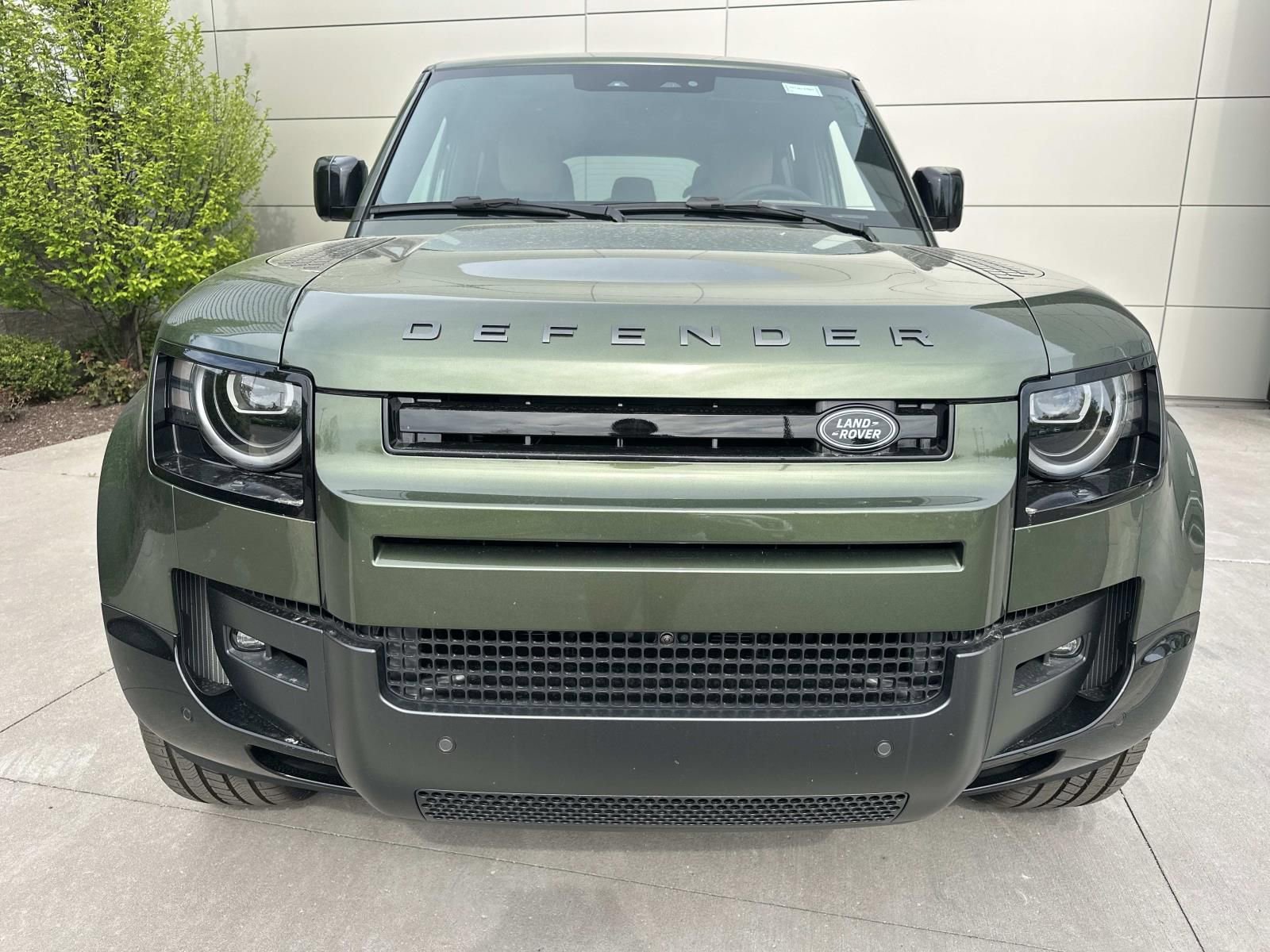 New 2026 Land Rover Defender 110 X-Dynamic SE AWD/4WD image 2