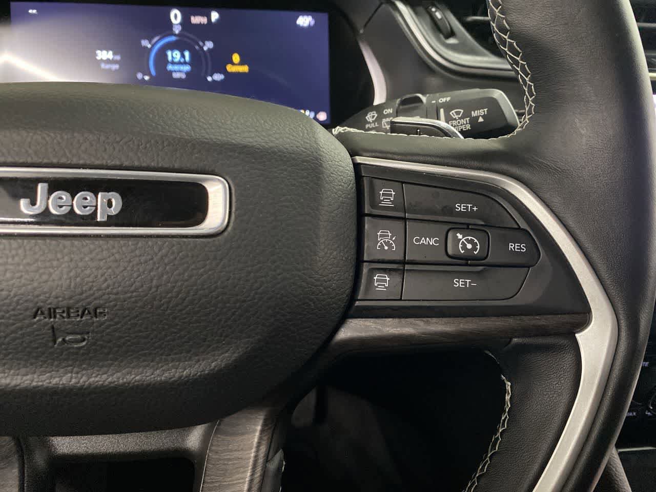 Used 2022 Jeep Grand Cherokee L Limited w/ Luxury Tech Group II AWD/4WD image 21