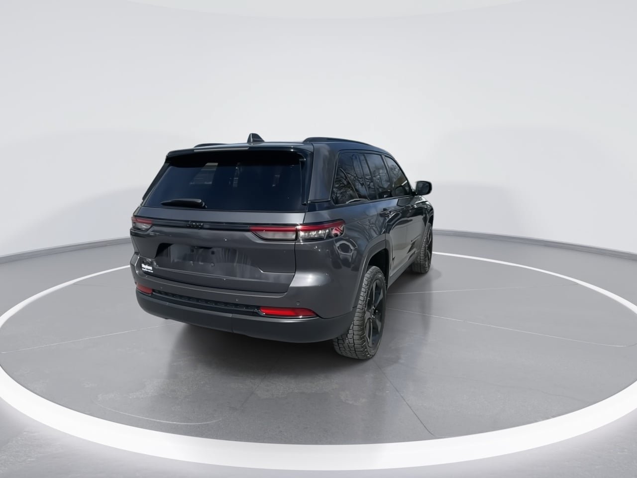 Used 2023 Jeep Grand Cherokee Altitude AWD/4WD image 7