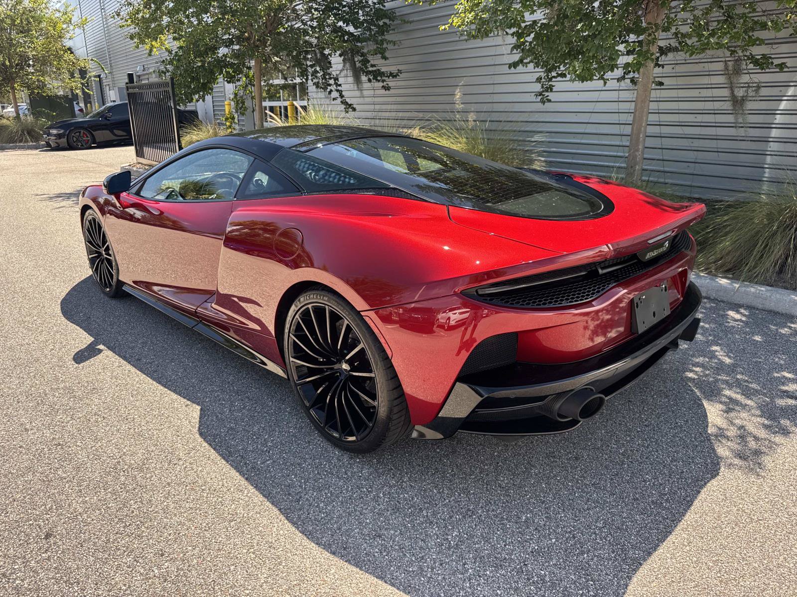 Used 2020 McLaren GT RWD image 3