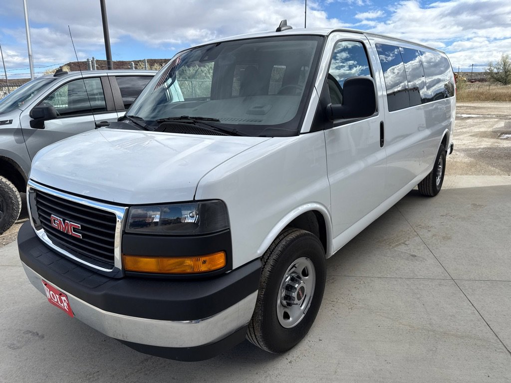 Used 2023 GMC Savana 3500 LT RWD image 2