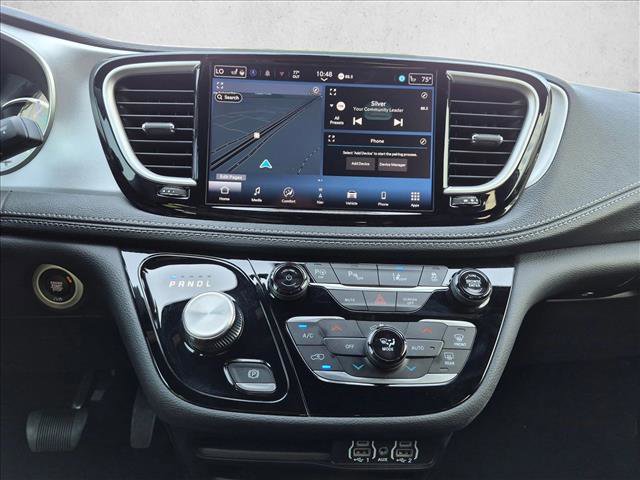 Used 2024 Chrysler Pacifica Limited FWD image 15