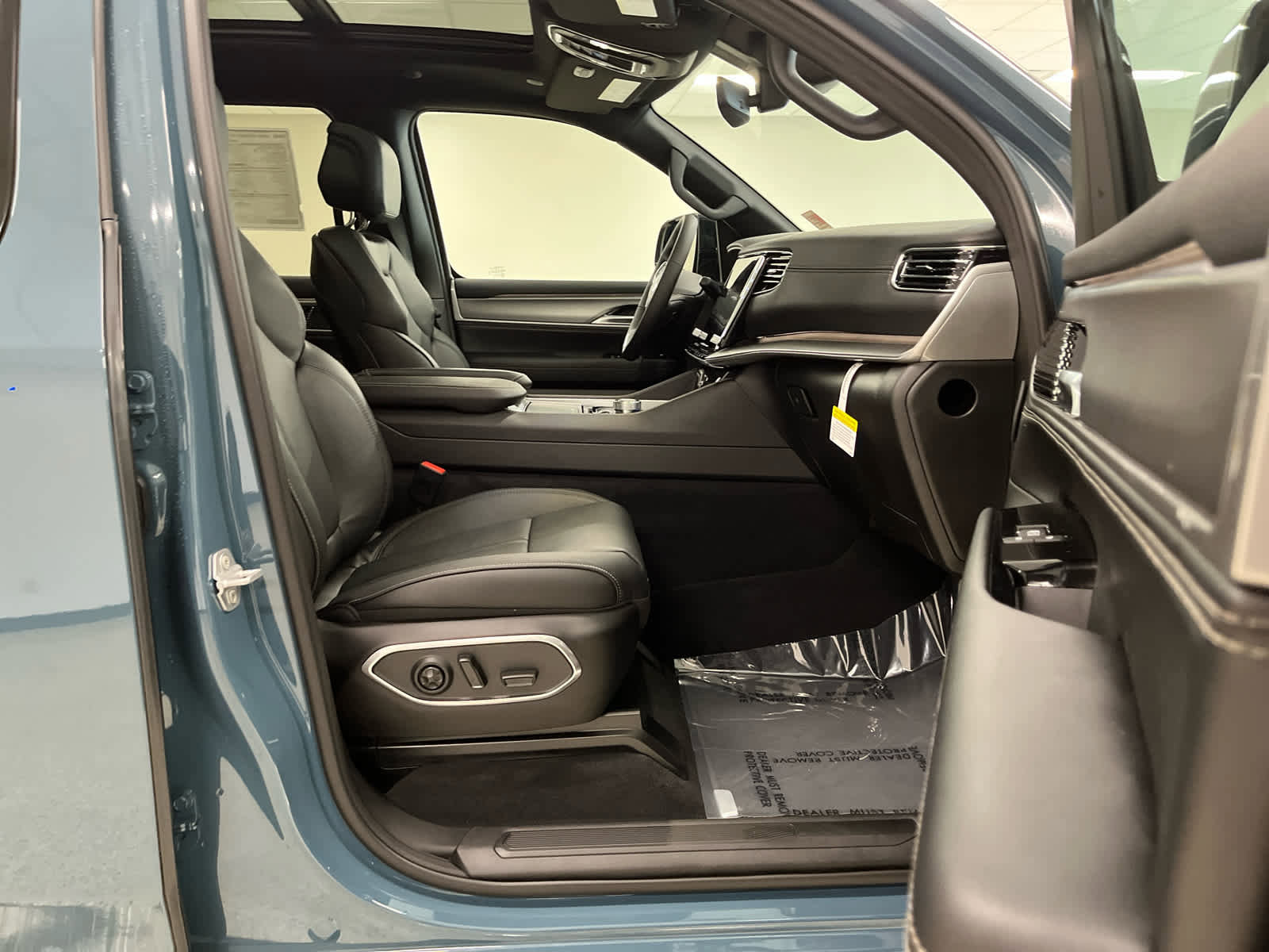 New 2026 Jeep Grand Wagoneer 4WD image 20