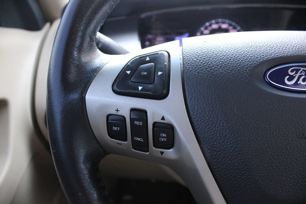 Used 2013 Ford Taurus SEL FWD image 11
