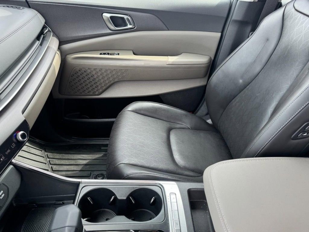 Used 2026 Kia Carnival EX image 13