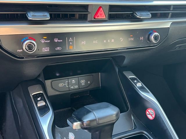 Certified 2024 Kia Sorento S image 19