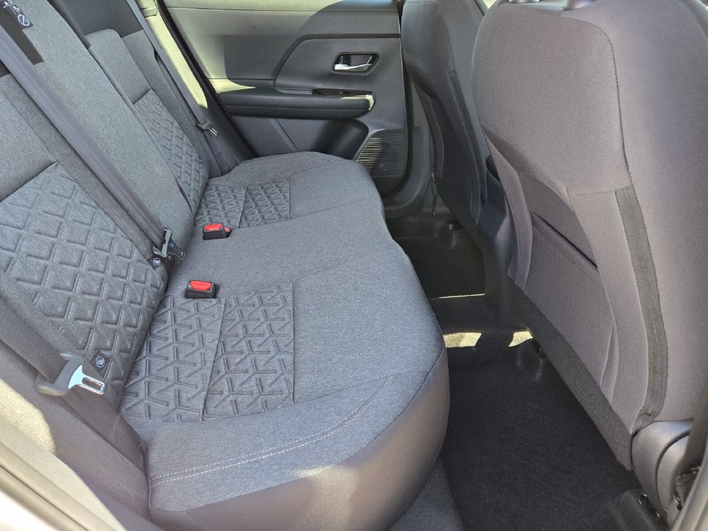 New 2027 Nissan Kicks SV FWD image 17