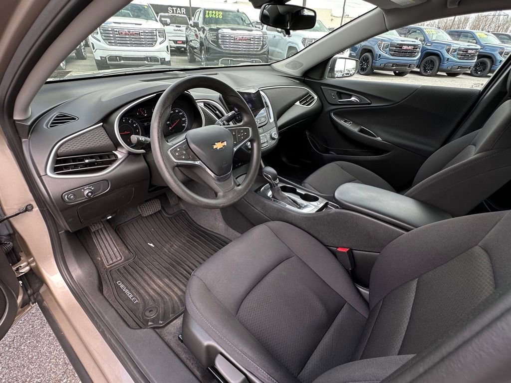 Used 2022 Chevrolet Malibu LS image 22