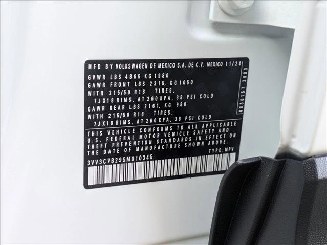 Certified 2025 Volkswagen Taos SE image 24