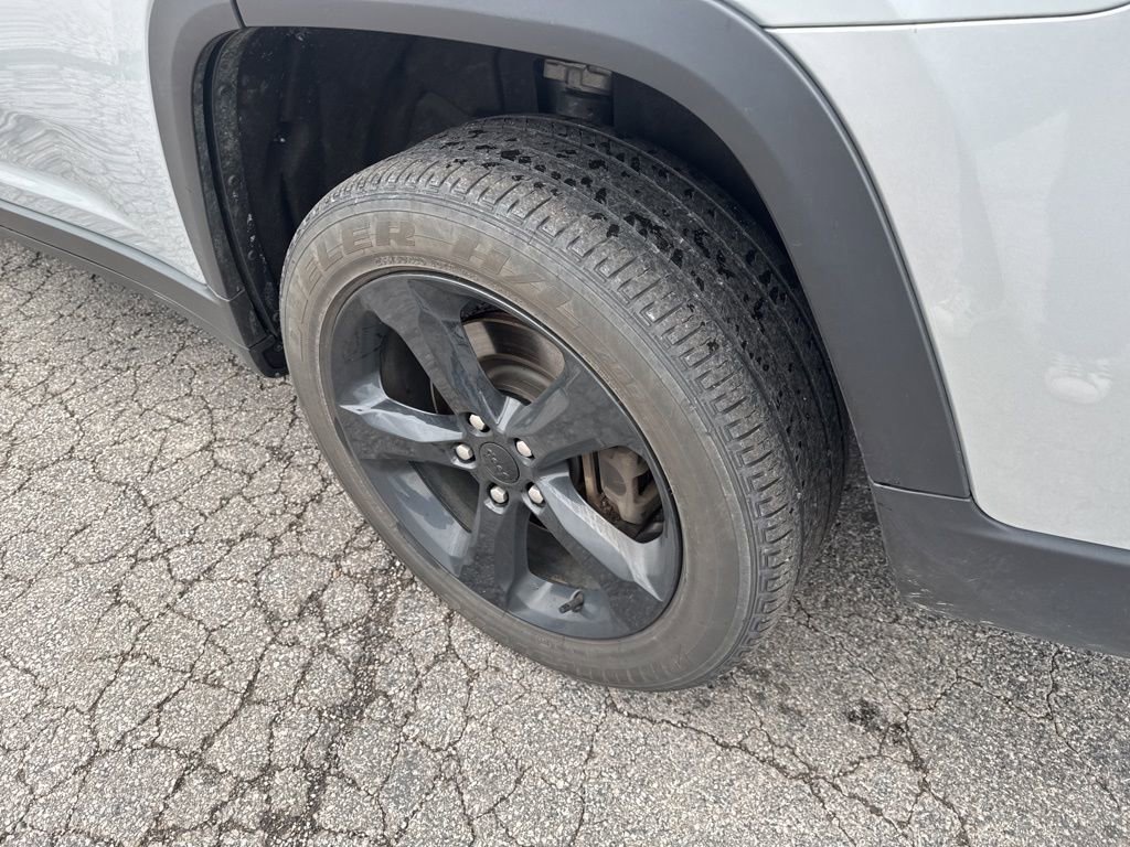 Used 2024 Jeep Grand Cherokee L Altitude image 29