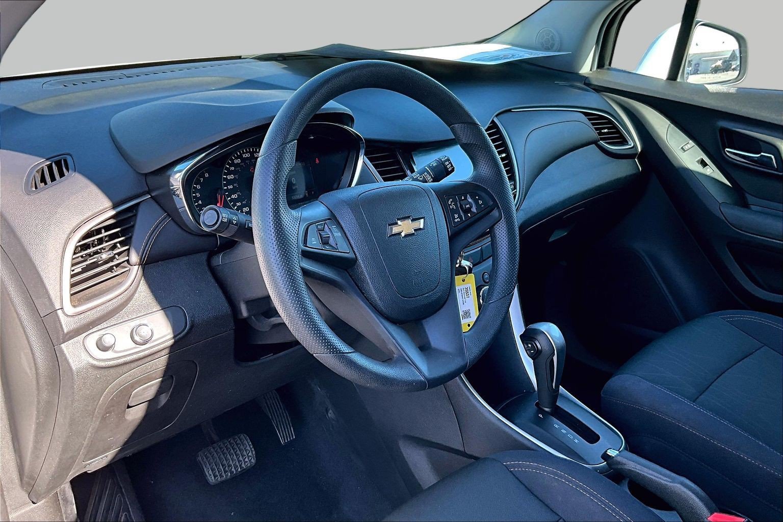 Used 2017 Chevrolet Trax LT AWD/4WD image 12