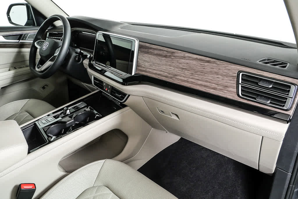 Certified 2025 Volkswagen Atlas SEL Premium R-Line image 26