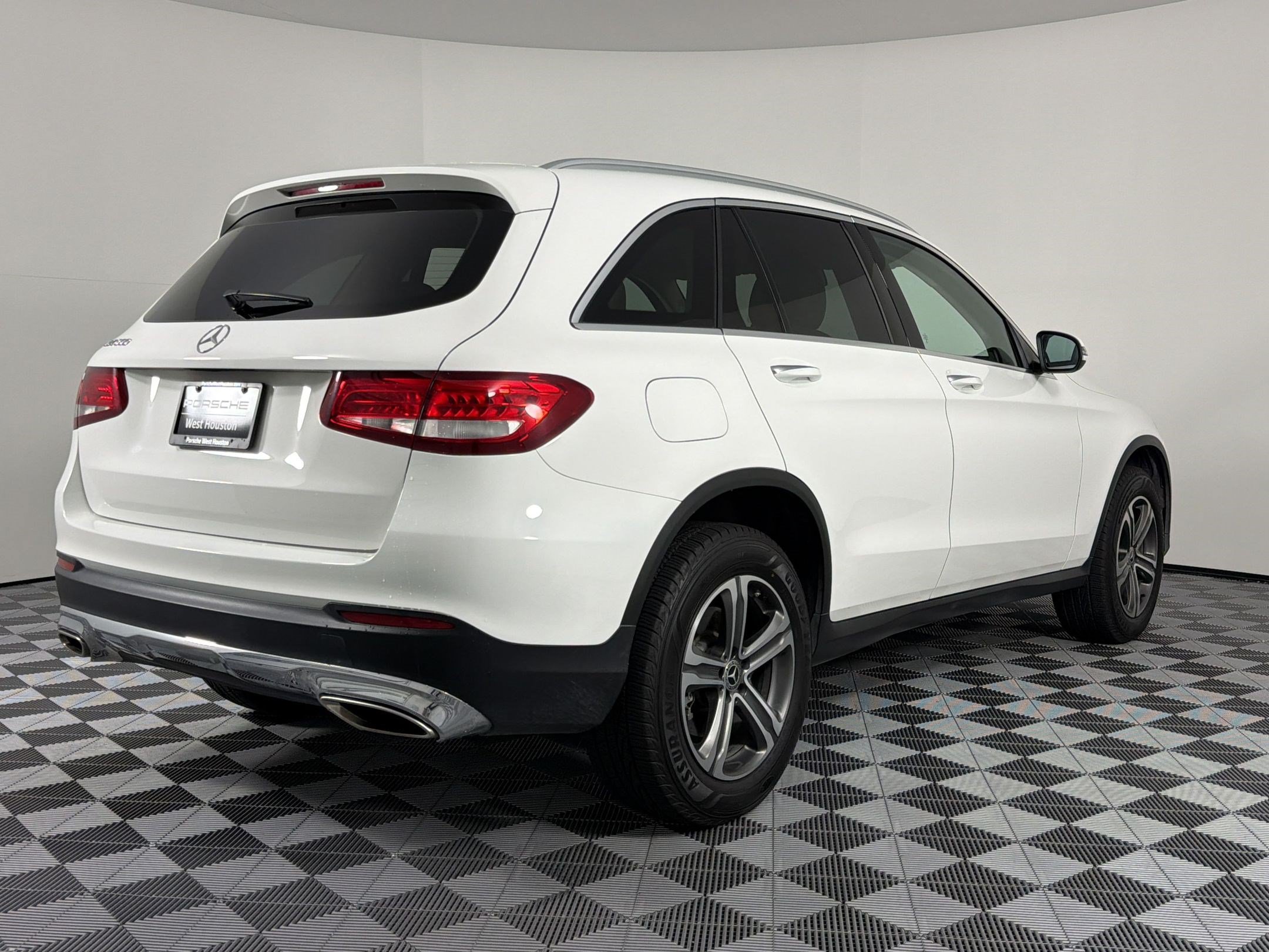 Used 2017 Mercedes-Benz GLC 300 image 9