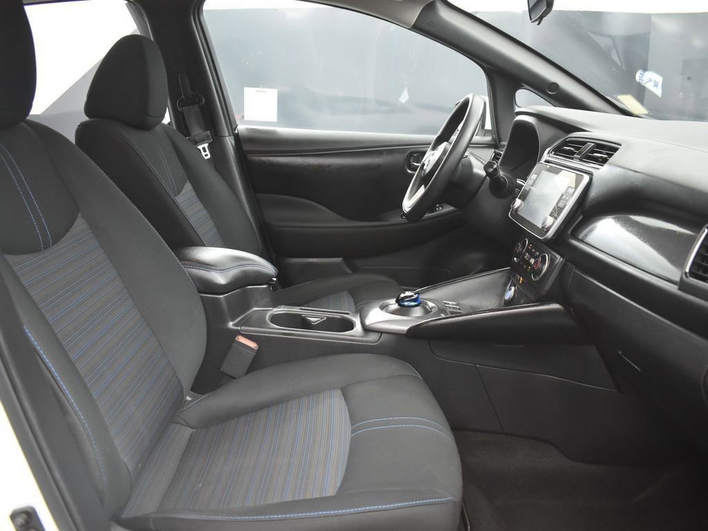 Used 2024 Nissan Leaf S image 22