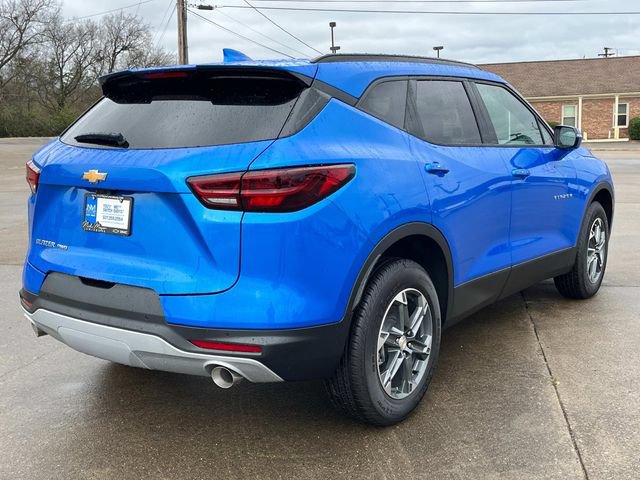 New 2025 Chevrolet Blazer LT w/ Sound & Technology Package AWD/4WD video 4