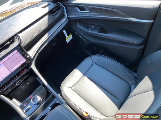 New 2026 Jeep Grand Cherokee L Limited w/ Limited Altitude Package AWD/4WD image 18