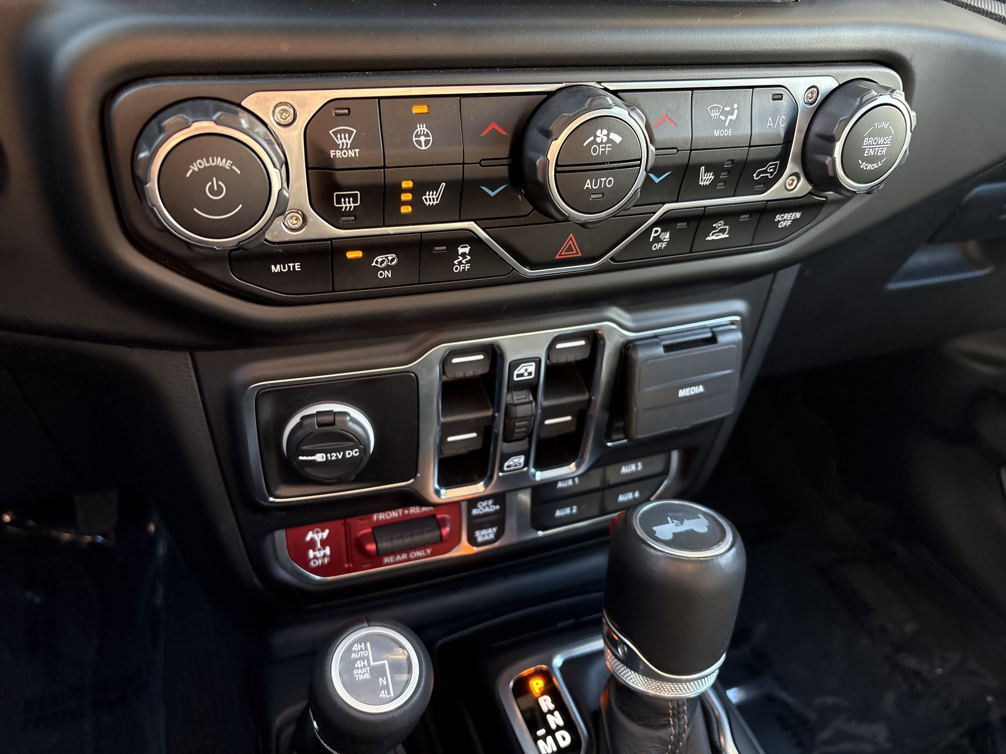 Used 2023 Jeep Wrangler Unlimited Rubicon 392 w/ Xtreme Recon 35" Tire Package AWD/4WD image 30