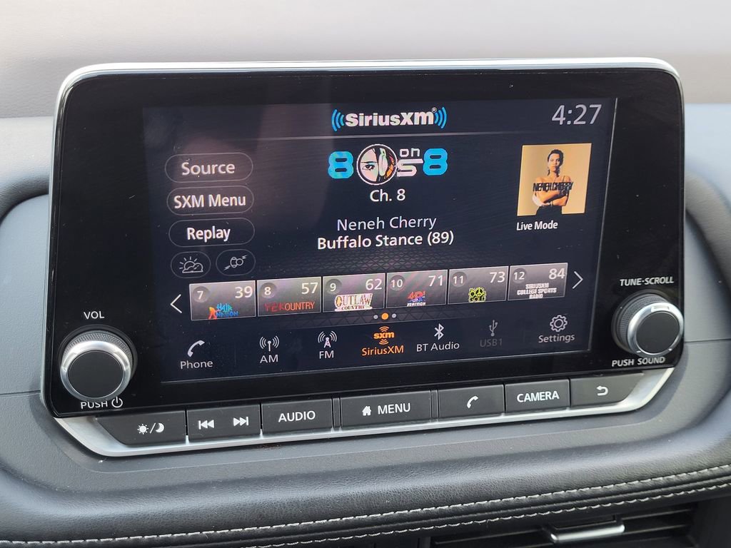 Used 2023 Nissan Rogue SV image 12