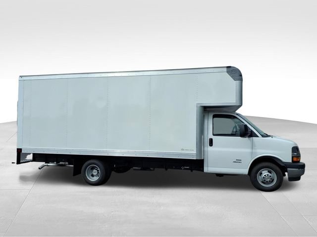 New 2026 Chevrolet Express 4500 w/ Power Convenience Package RWD video 2