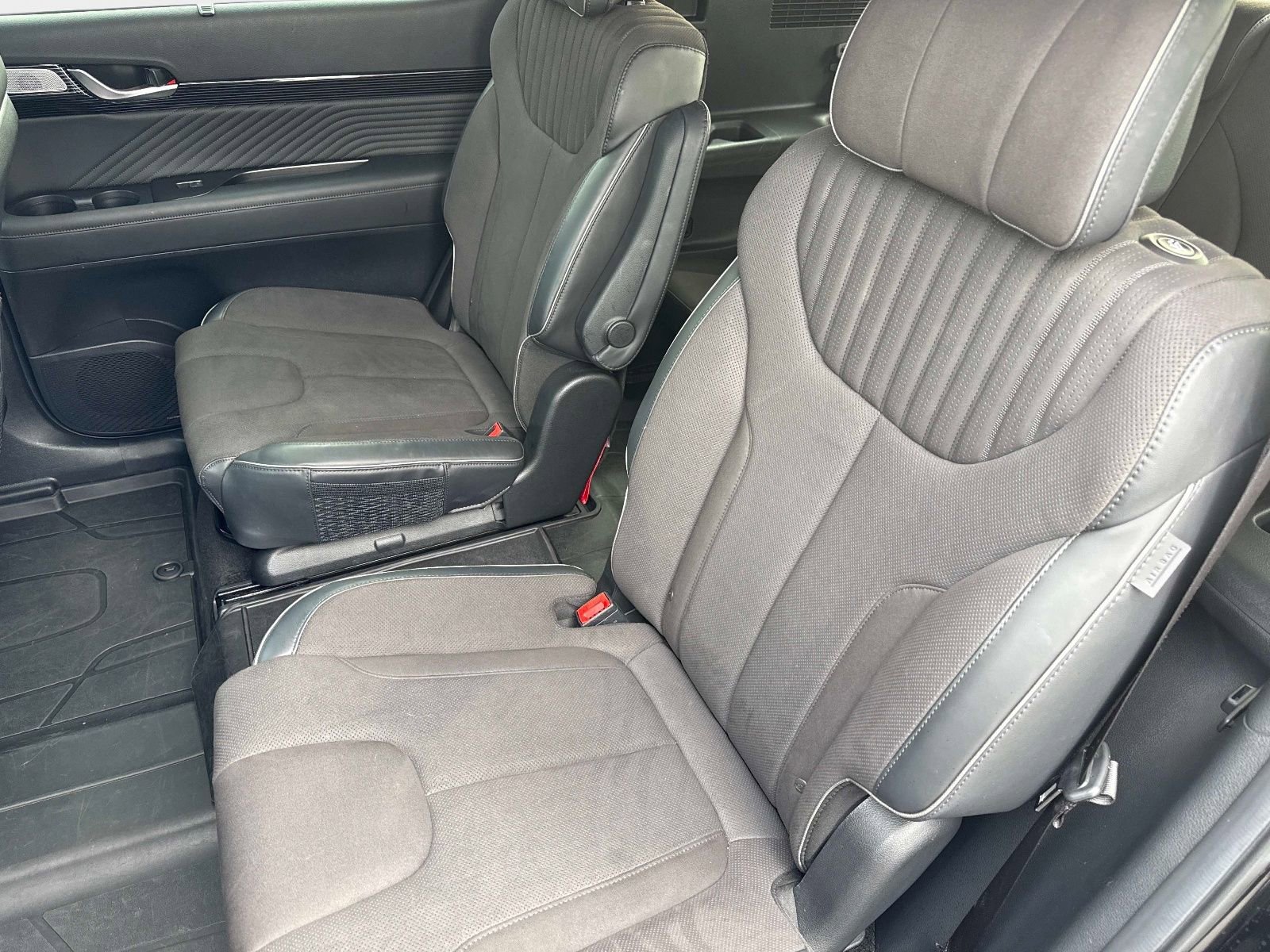 Used 2024 Hyundai Palisade Calligraphy image 13