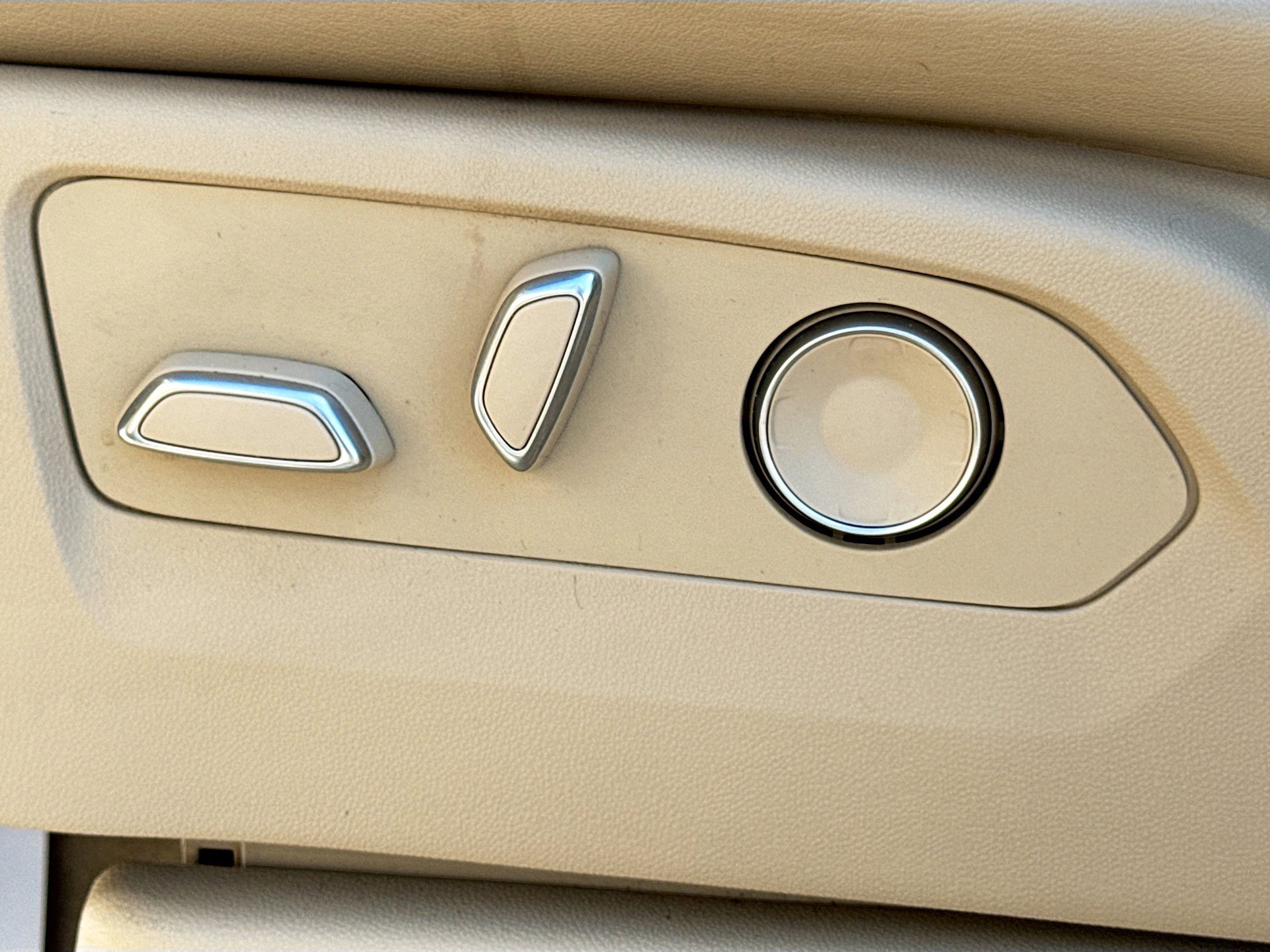 Used 2024 Cadillac Escalade Premium Luxury image 27