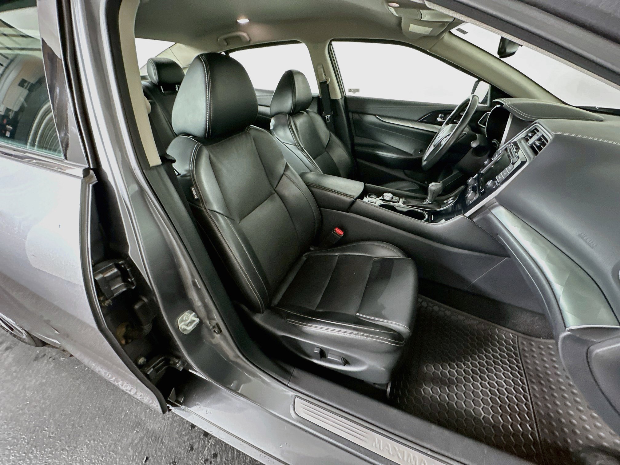 Used 2020 Nissan Maxima 3.5 SV w/ Floor Mat Group FWD image 29
