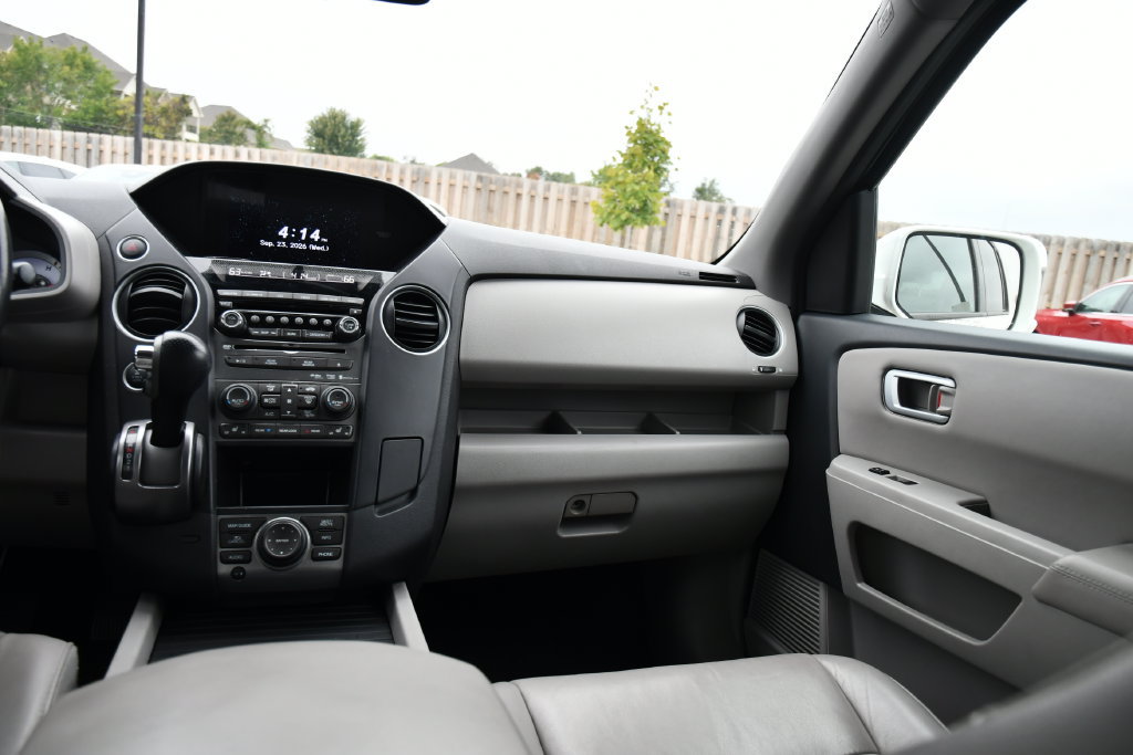 Used 2014 Honda Pilot Touring image 27