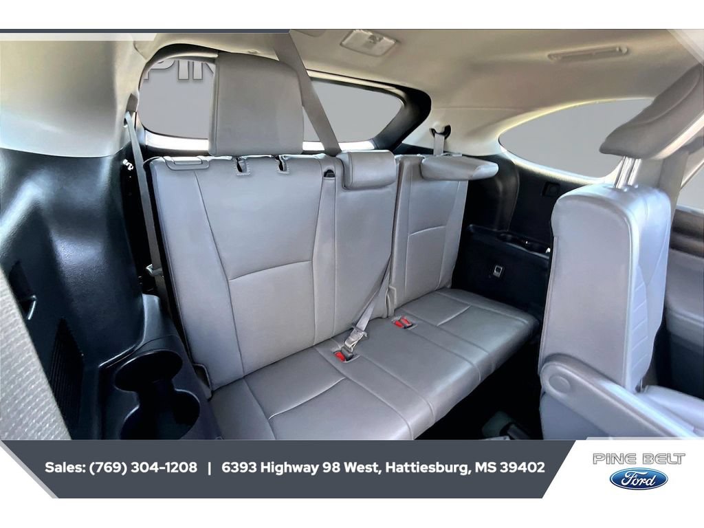 Used 2024 Toyota Highlander XLE AWD/4WD image 21