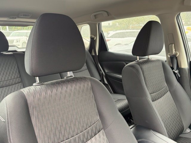 Used 2018 Nissan Rogue S AWD/4WD image 27