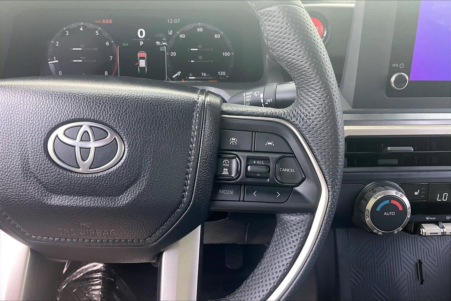 Used 2025 Toyota Tacoma TRD Off-Road AWD/4WD image 24