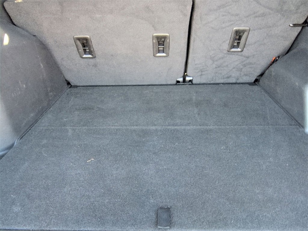 Used 2023 GMC Terrain SLE w/ Driver Convenience Package image 25