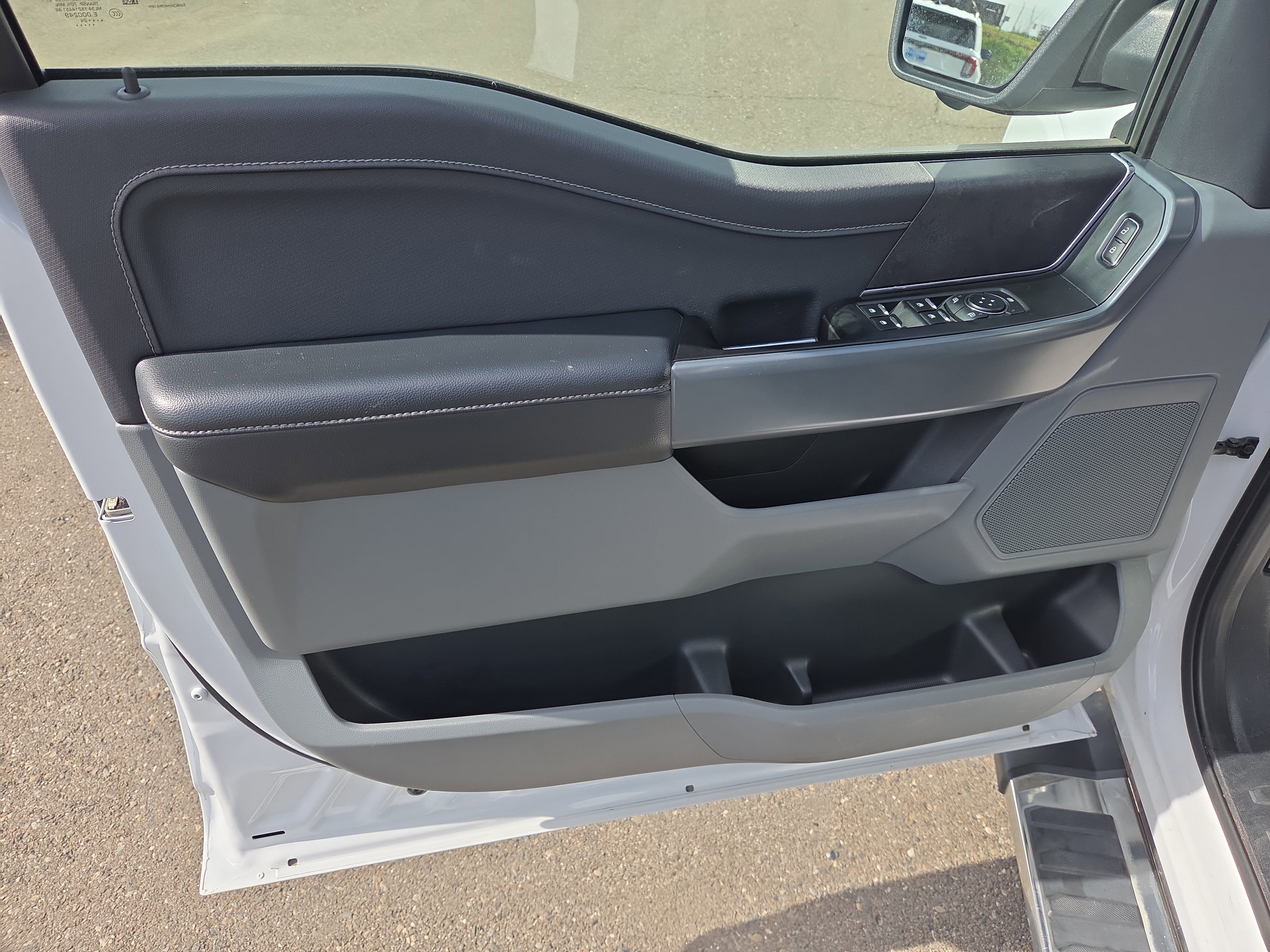 Used 2024 Ford F150 XLT w/ Mobile Office Package image 11