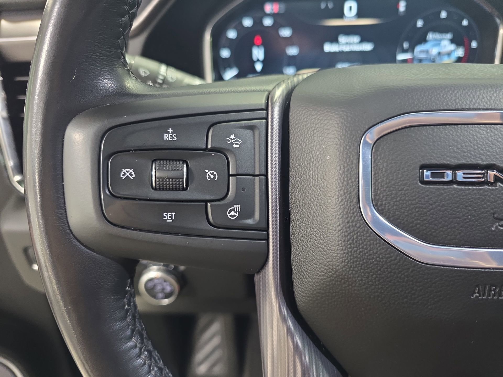 Used 2025 GMC Sierra 2500 Denali Ultimate w/ Max Trailering Package AWD/4WD image 17