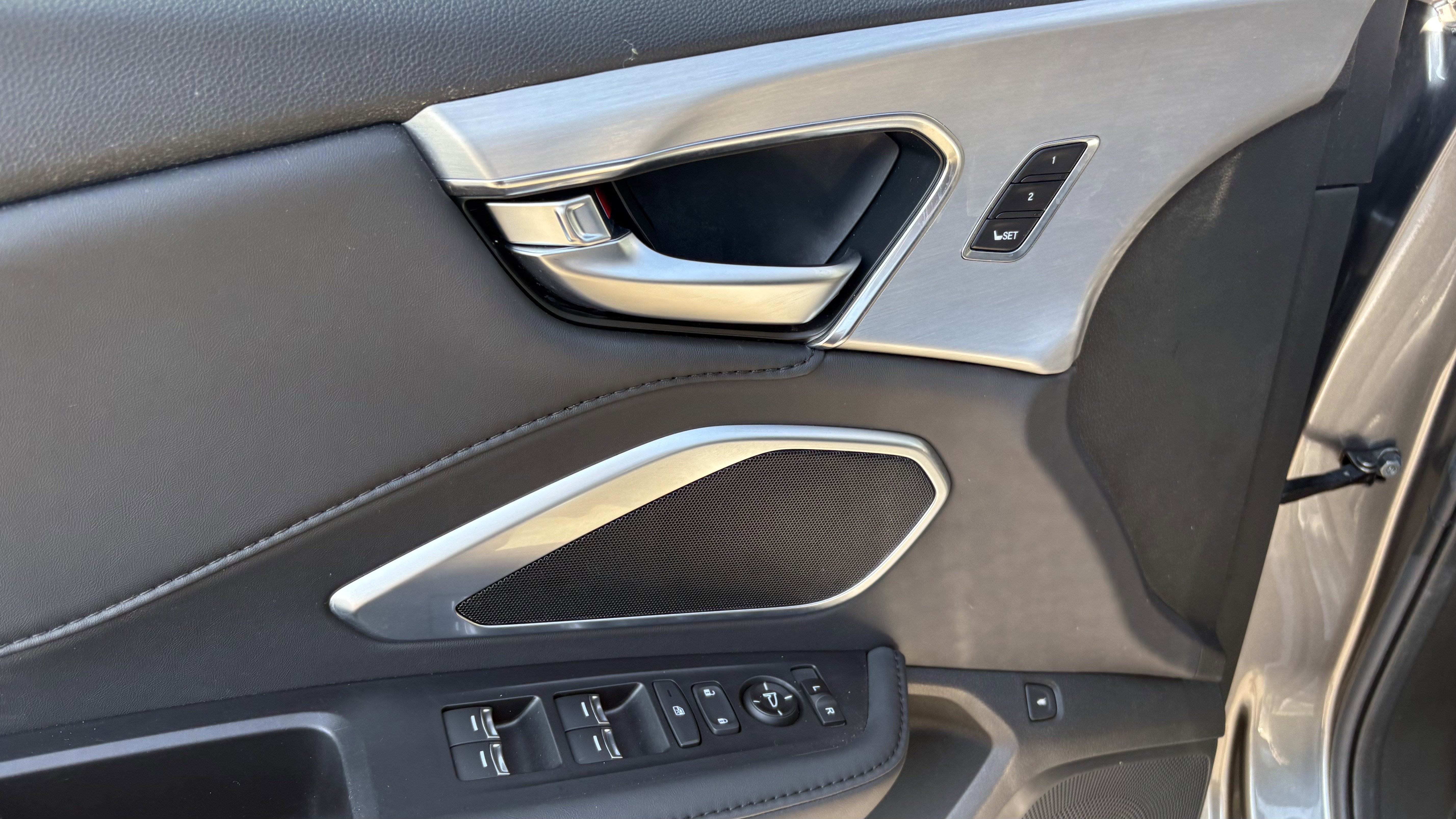 Used 2024 Acura RDX SH-AWD image 17